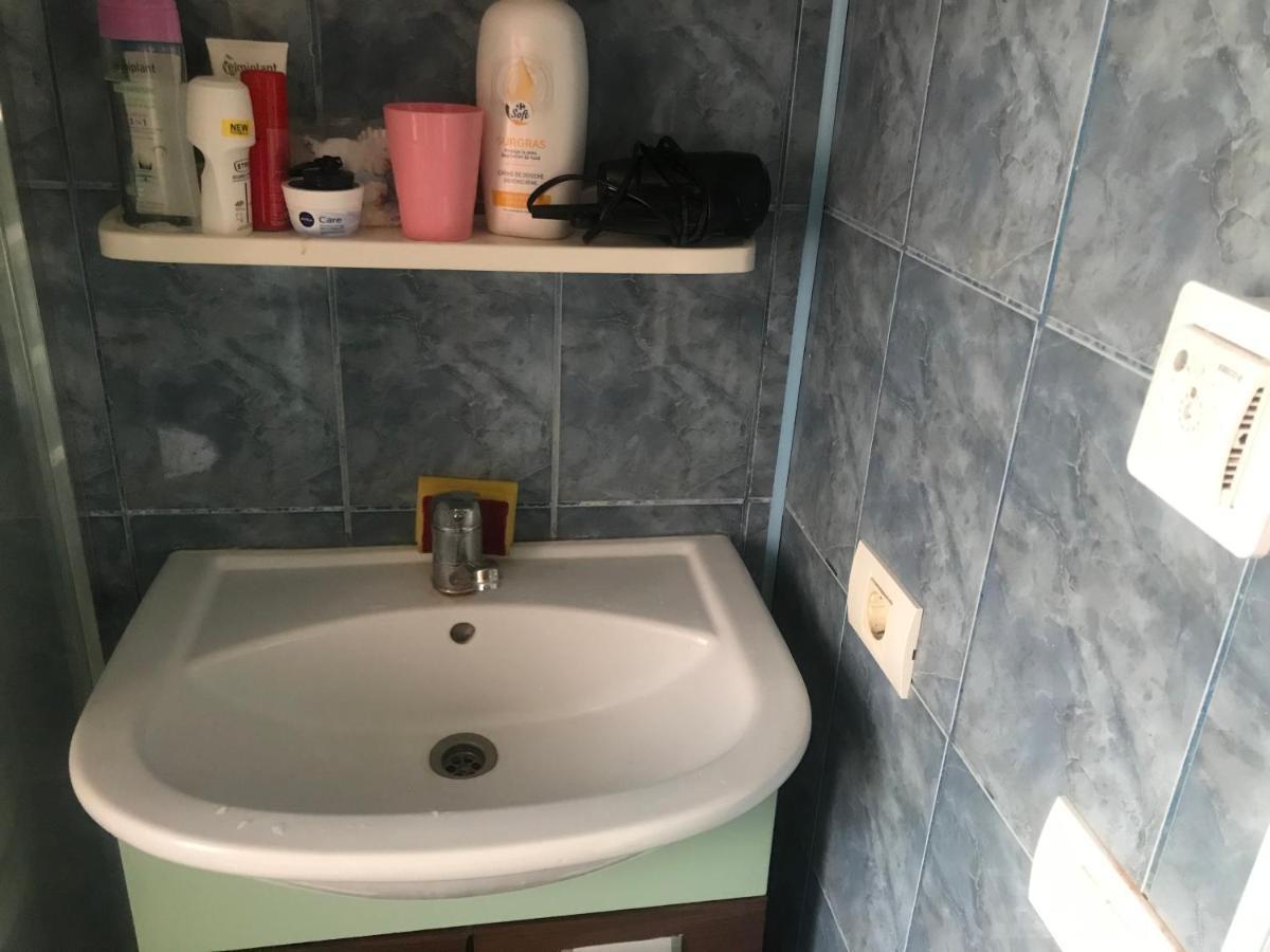 Апартаменты Studio For Recharging Бухарест Экстерьер фото